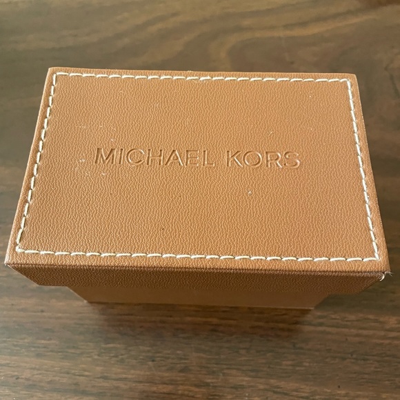 Michael Kors Acrylic Tortoiseshell Watch w/ Box - Picture 2 of 11